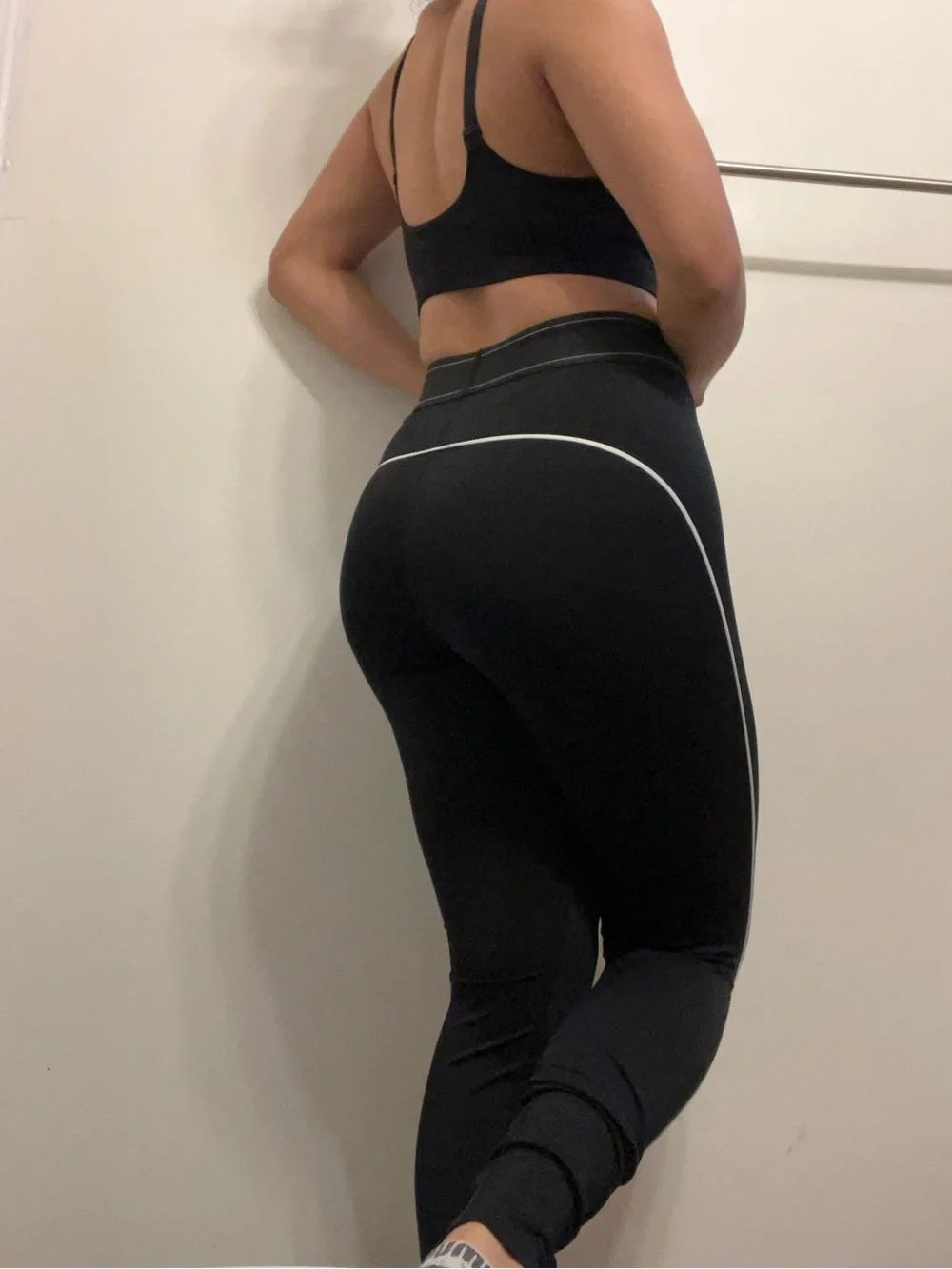 JN26 Alo Leggings